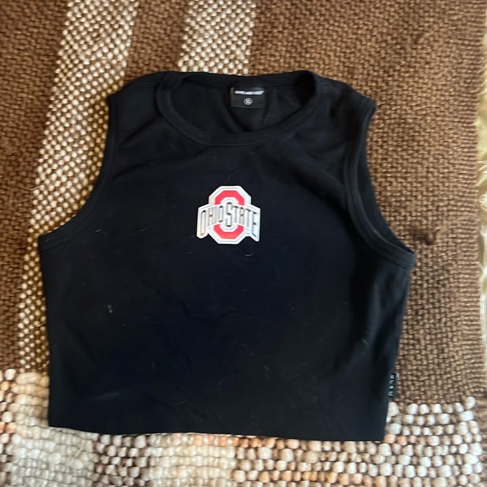 Black Ohio state crop top fits more like a small